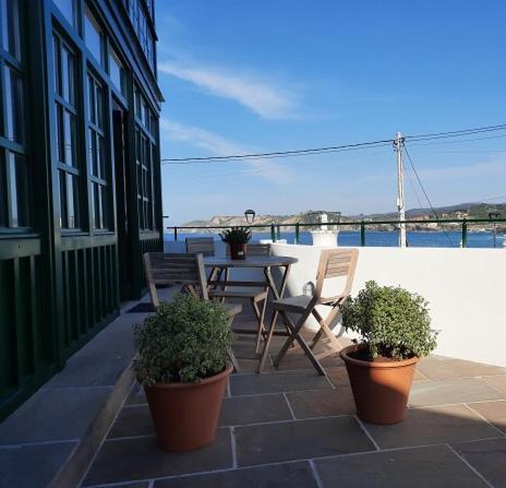 Apartamentos El Muelle Комильяс Экстерьер фото