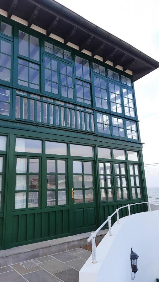 Apartamentos El Muelle Комильяс Экстерьер фото